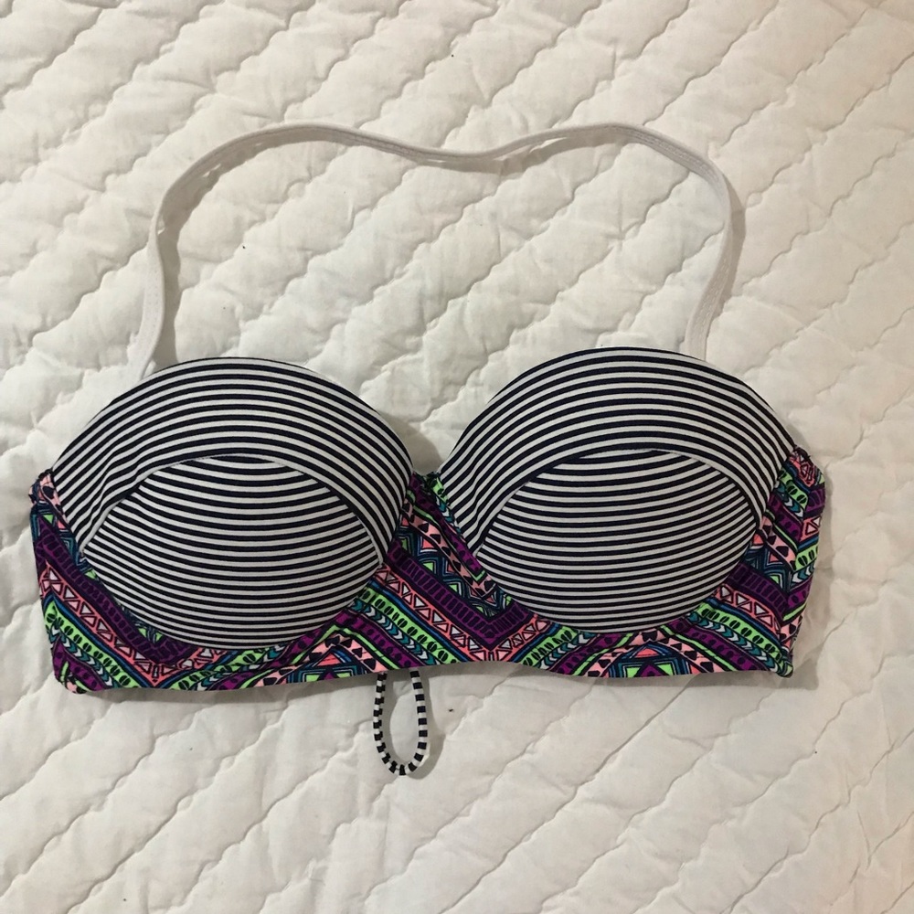 Mixed pattern swimsuit top